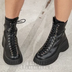 Bleeding Heart 15-Eye Boots (Black)